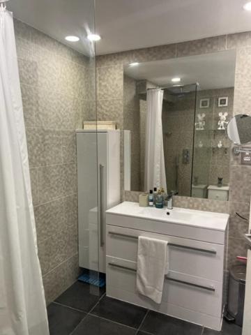 2 Bedroom Chelsea Apartment Londra Esterno foto